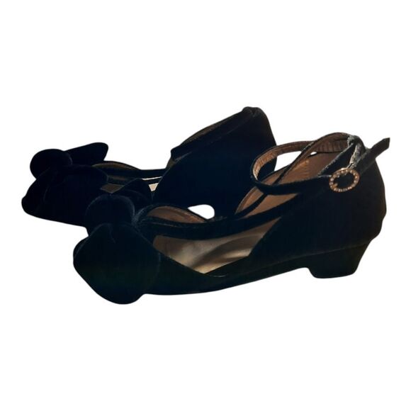 Joyfolie Elegant Black Velvet Heels with Bow Detail - Picture 1 of 3